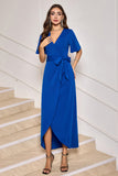 Vestido formal largo azul real con escote en V y mangas cortas