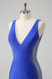 Vestido de fiesta largo de satén con cuentas de sirena azul real brillante con cuello en V