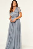 Vestido formal gris brillante con cuello en V con mangas cortas